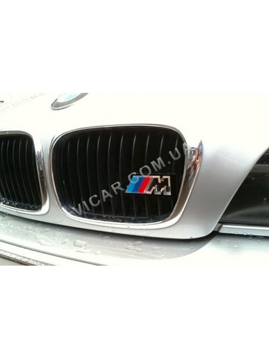 Эмблема на решётку радиатора BMW M белая